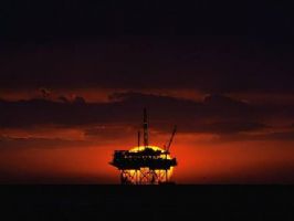 钻井几乎必增利空油价 原油利空信号频出